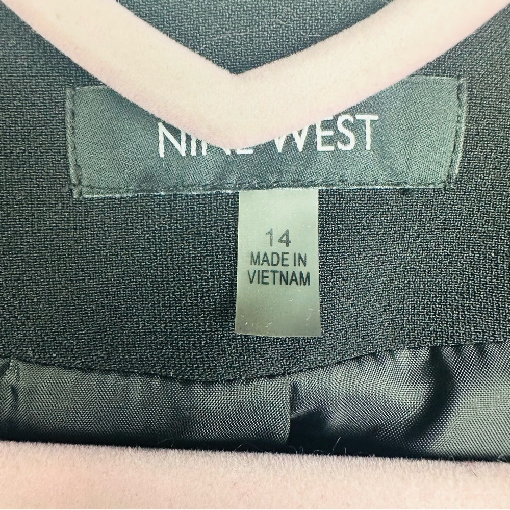 Nine West Black Women's Blazer with Beaded Collar Size 14 - Picture 7 of 10